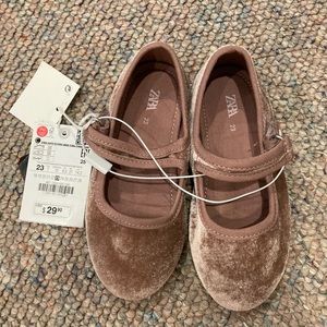 Zara toddler 7 velvet blush shoes NWT